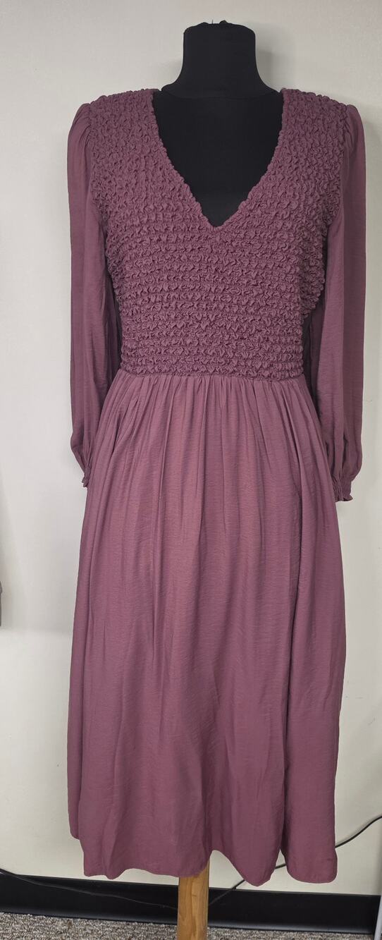 Aritzia Wilfred Hart Dress M Opera Rose Smocked V Neck Midi $198 0070